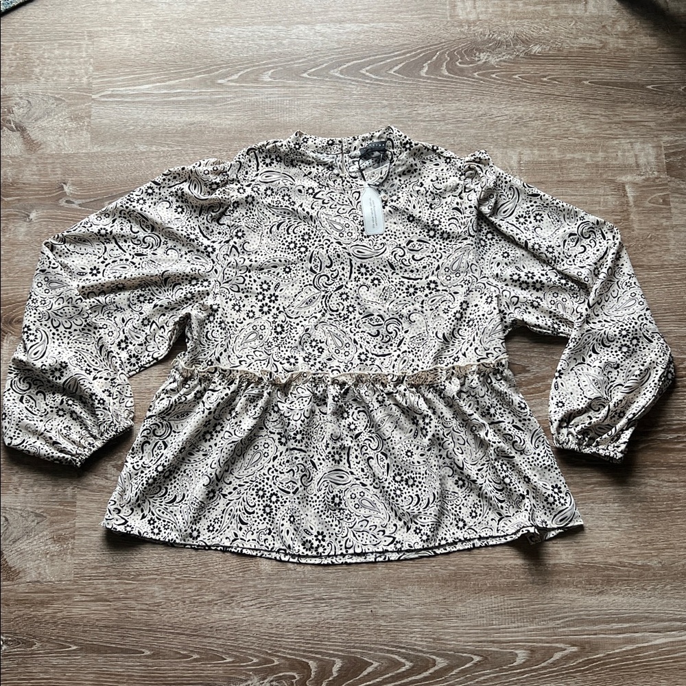 Sanctuary NWT Paisley Cream and Black Blouse size XXL